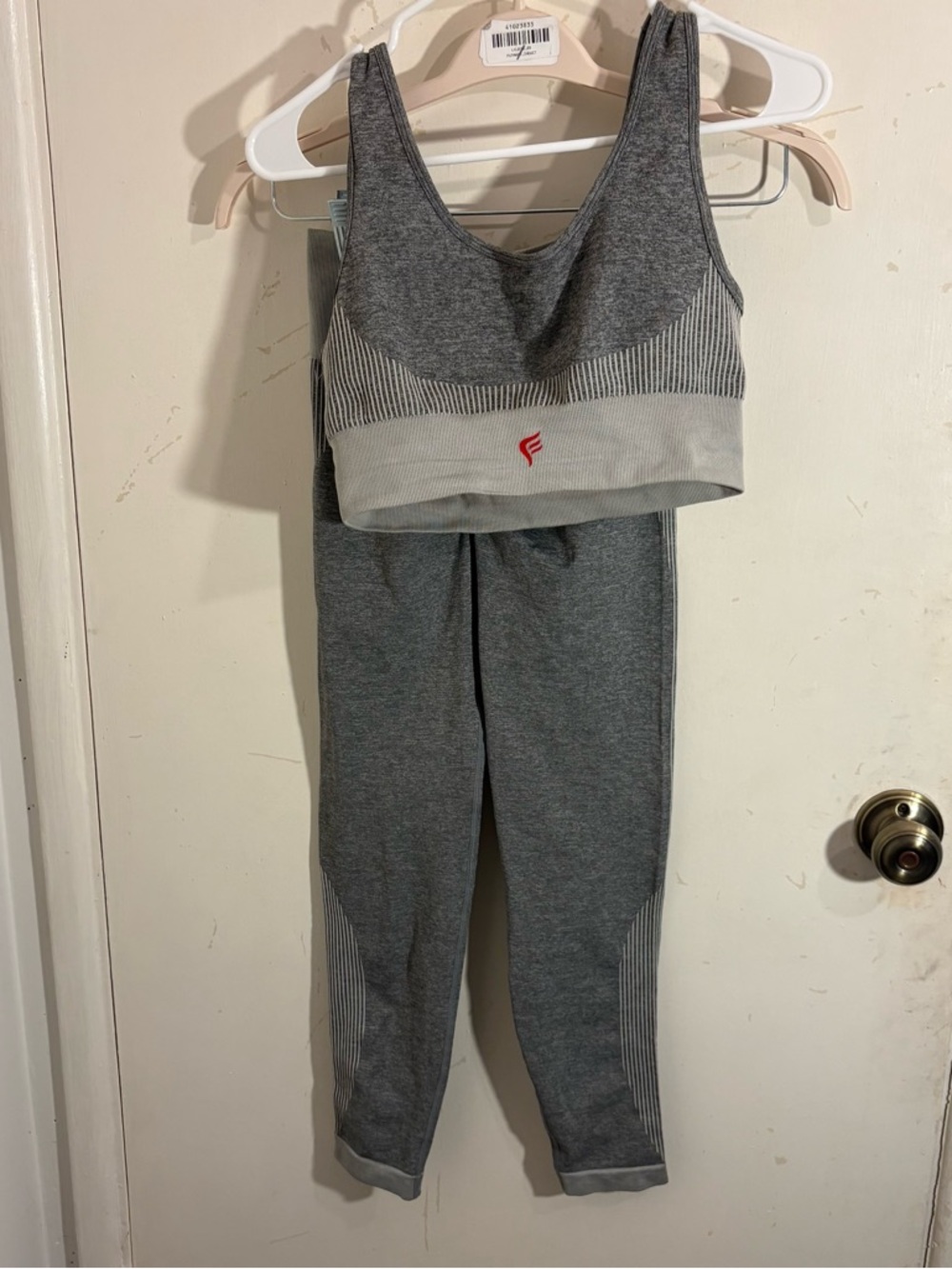 Fabletics Gray Seamless Active Set - Sports Bra & Leggings